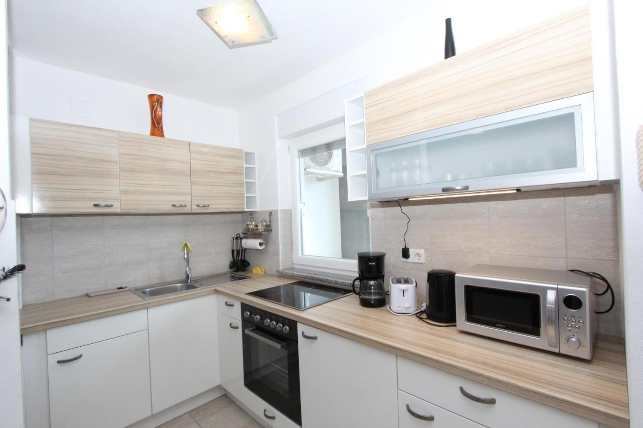 Apartma Adi